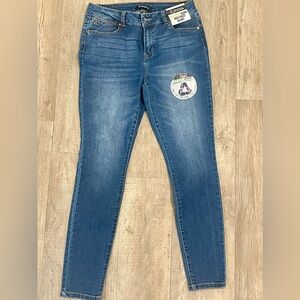 D. Jeans Skinny Jean